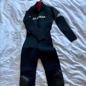 Aleeda wetsuit